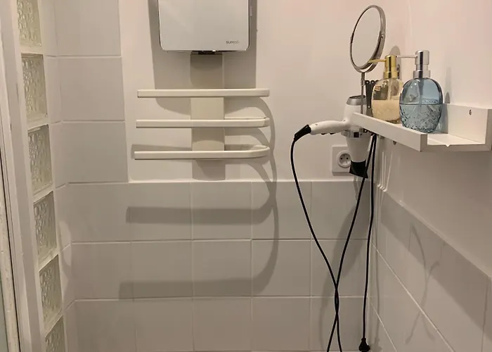 Rez De Chaussee Maison Independant Avec Piscine דירה *